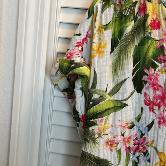 Tommy Bahama Tropical Floral Woman’s Top-100% Soft Cotton Size Medium - Picture 8 of 9